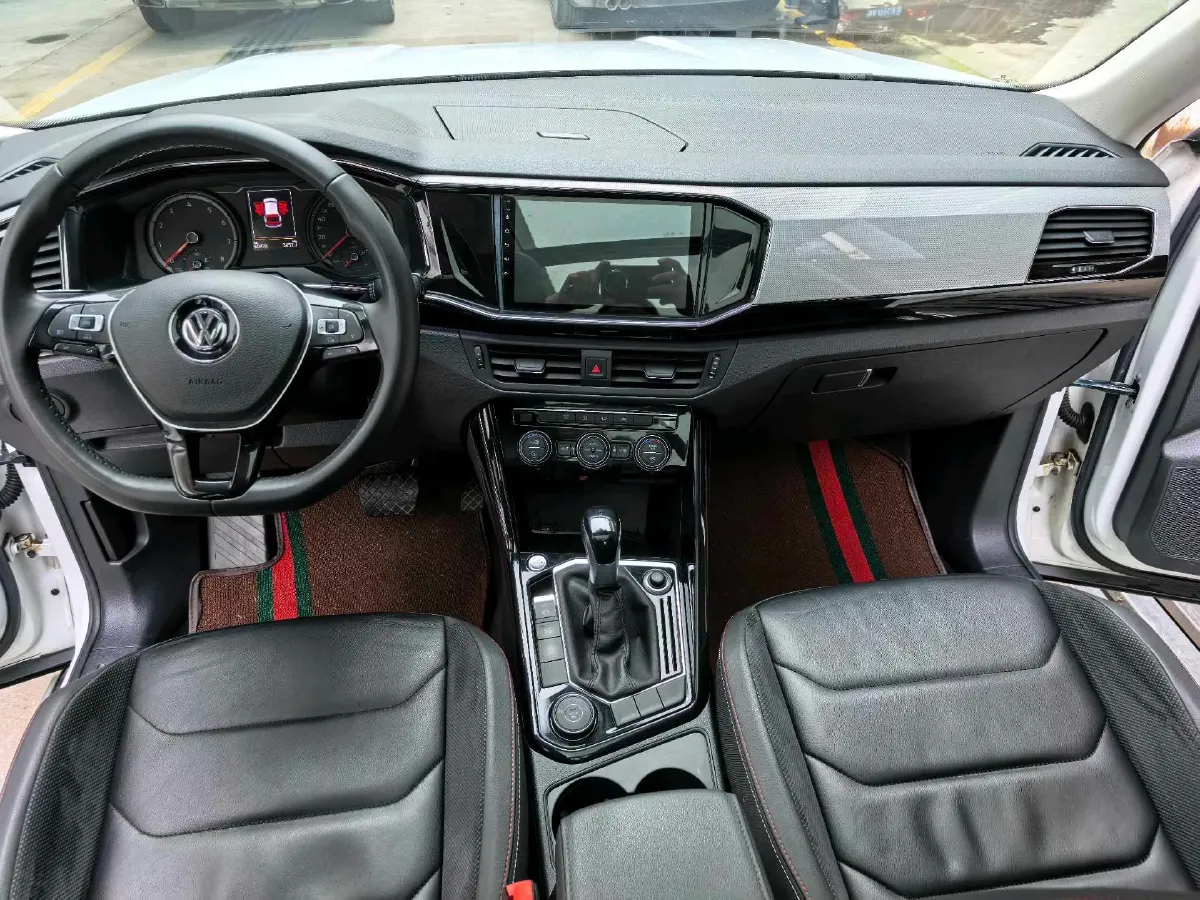 2019 MINI CLUBMAN 1.5T 102HP L3 6AT,autocango,china used car exporter,china ev exporter,chinese used car exporter,chinese used ev exporter