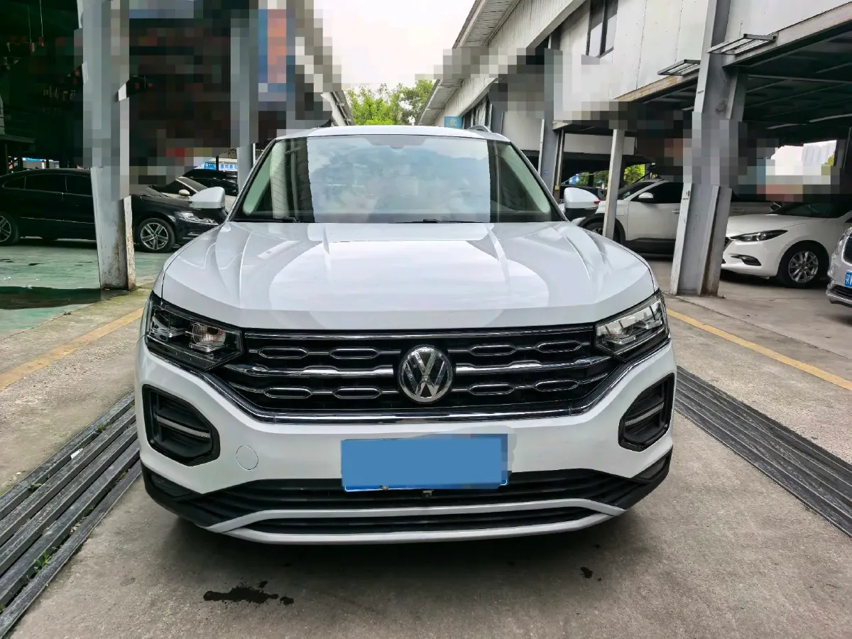 2019 MINI CLUBMAN 1.5T 102HP L3 6AT,autocango,china used car exporter,china ev exporter,chinese used car exporter,chinese used ev exporter