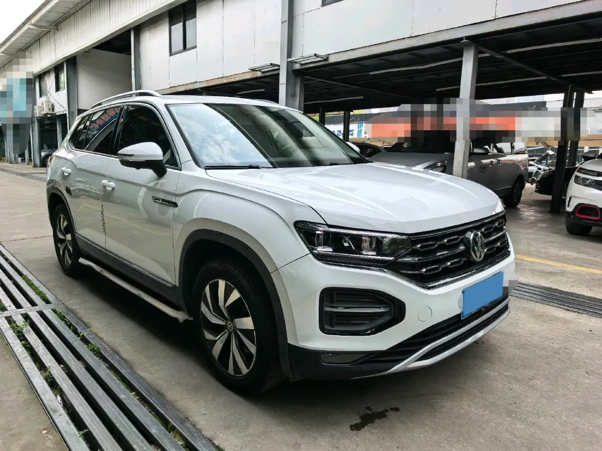 2019 MINI CLUBMAN 1.5T 102HP L3 6AT,autocango,china used car exporter,china ev exporter,chinese used car exporter,chinese used ev exporter