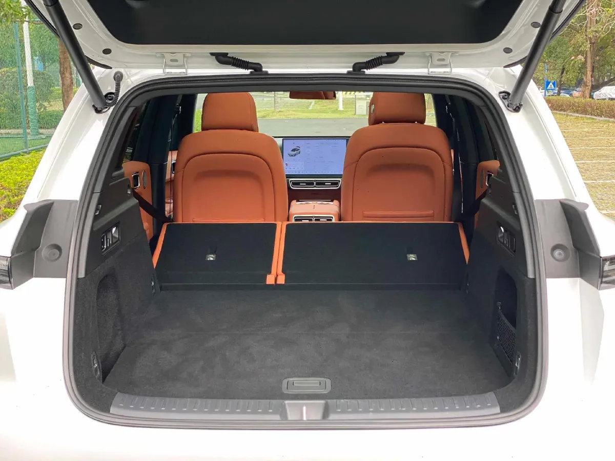 2024 Li L6 Range Extended 154HP L4 REEV 36.8KWH,autocango,china used car exporter,china ev exporter,chinese used car exporter,chinese used ev exporter