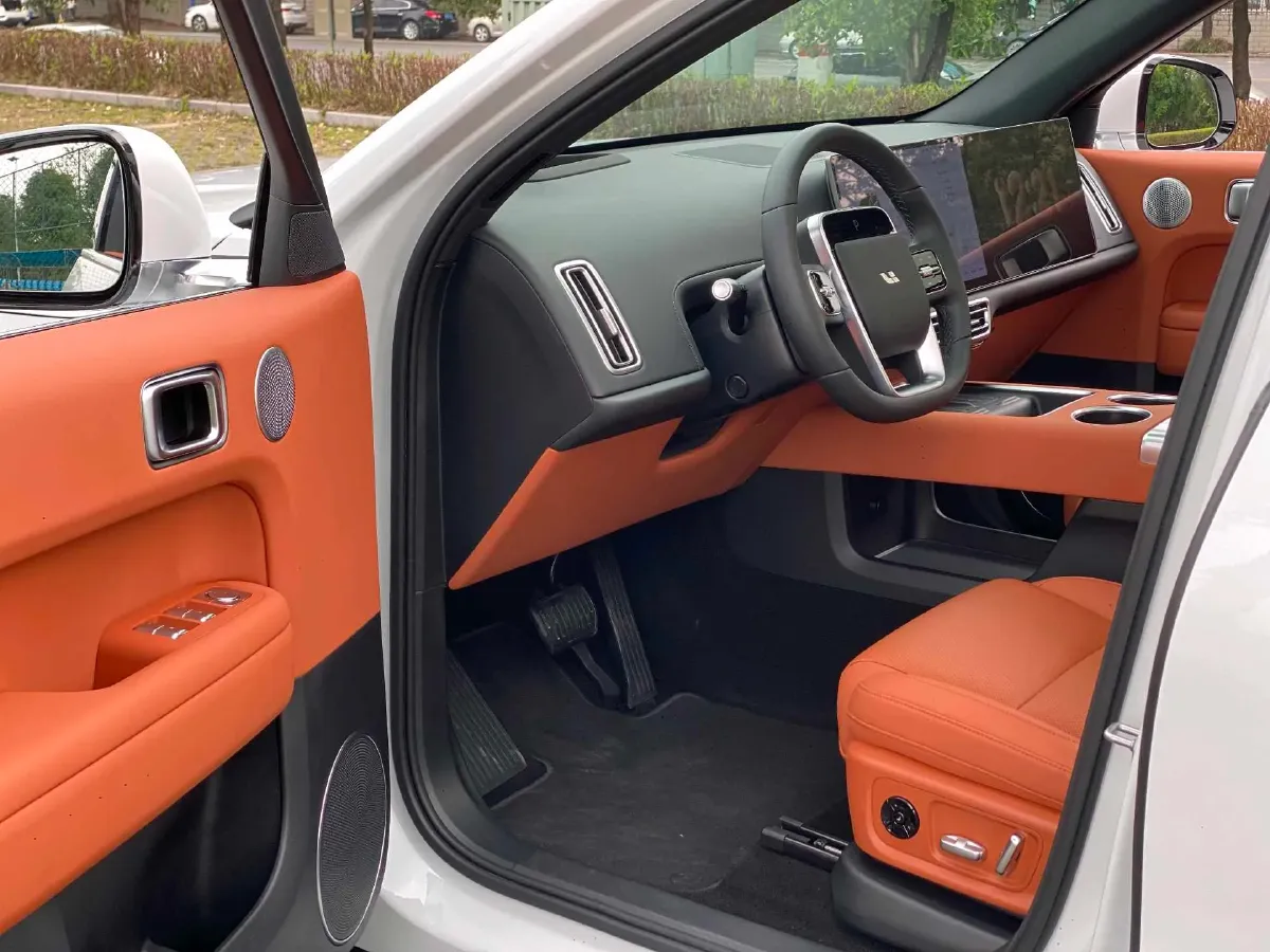 2024 Li L6 Range Extended 154HP L4 REEV 36.8KWH,autocango,china used car exporter,china ev exporter,chinese used car exporter,chinese used ev exporter