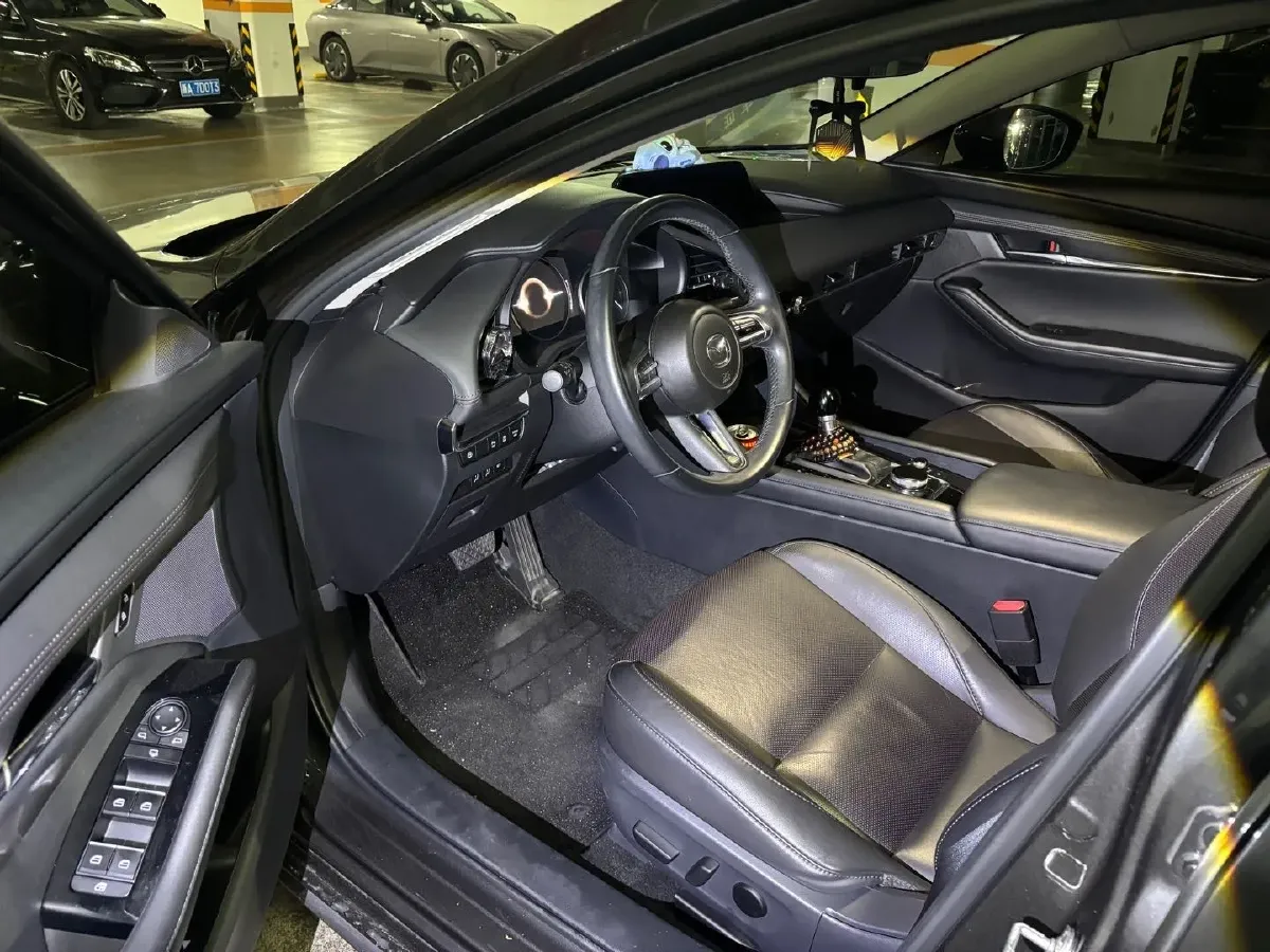 2022 Mazda 3 Axela 2.0L 158HP L4 6AT,autocango,china used car exporter,china ev exporter,chinese used car exporter,chinese used ev exporter
