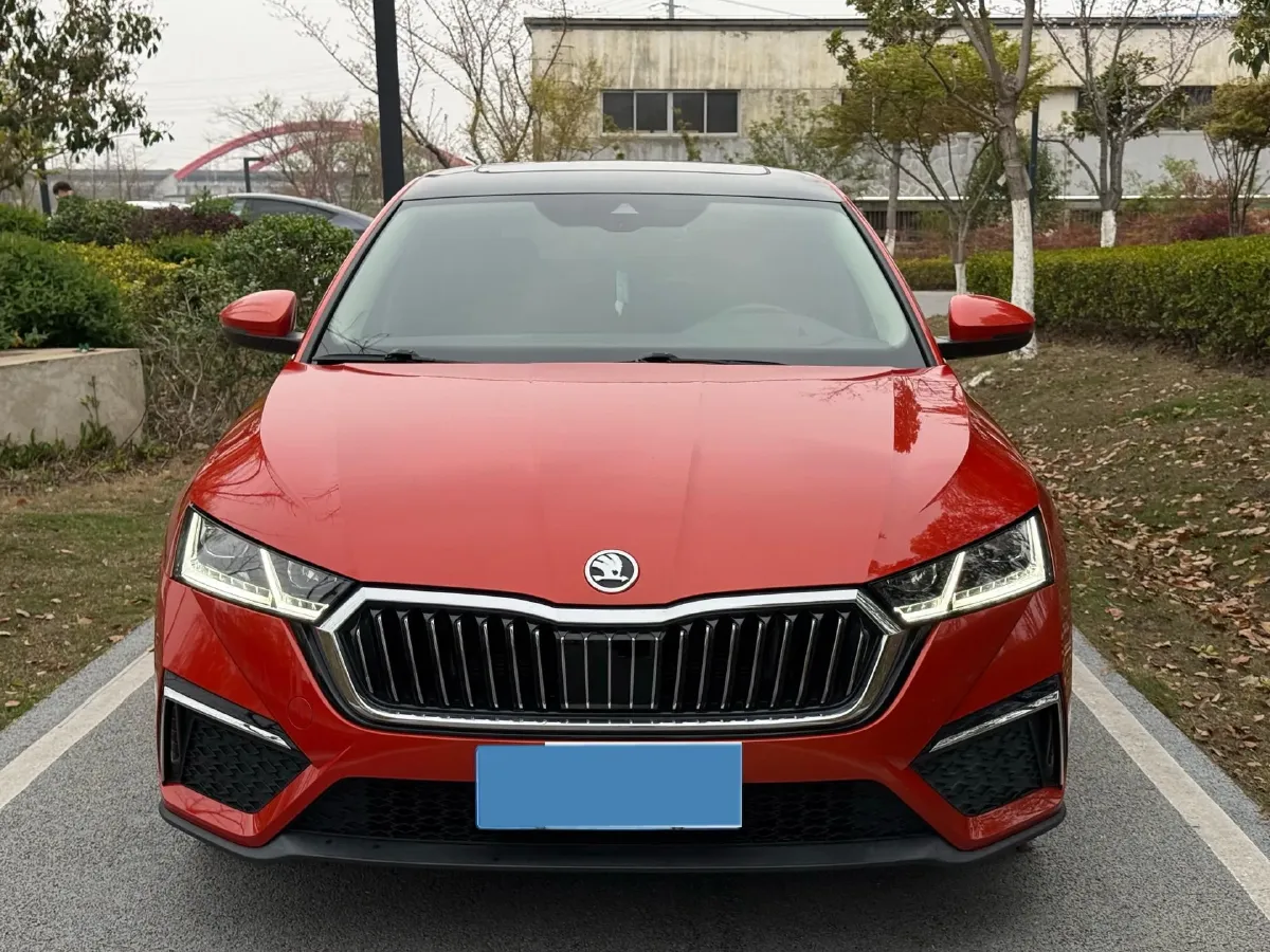 2021 Skoda Octavia 1.4T 150HP L4 7DCT,autocango,china used car exporter,china ev exporter,chinese used car exporter,chinese used ev exporter