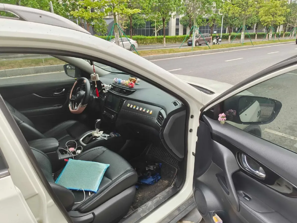 2021 Nissan X-Trail 2.0L 151HP L4 CVT,autocango,china used car exporter,china ev exporter,chinese used car exporter,chinese used ev exporter