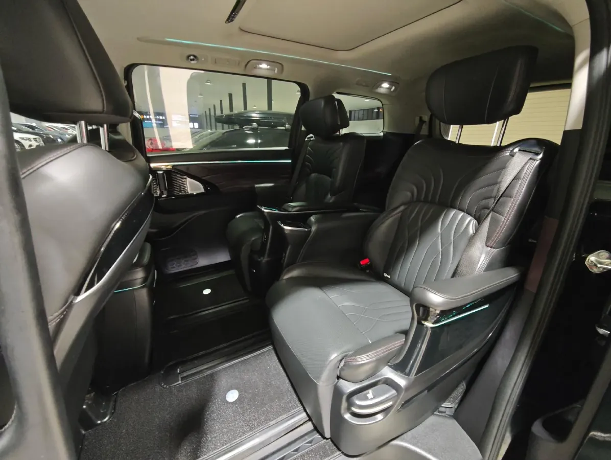 2023 GAC Trumpchi M8 2.0T 252HP L4 8AT,autocango,china used car exporter,china ev exporter,chinese used car exporter,chinese used ev exporter