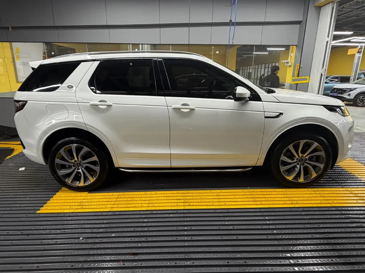 2022 Land Rover Discovery Sport 2.0T 249HP L4 9AT,autocango,china used car exporter,china ev exporter,chinese used car exporter,chinese used ev exporter