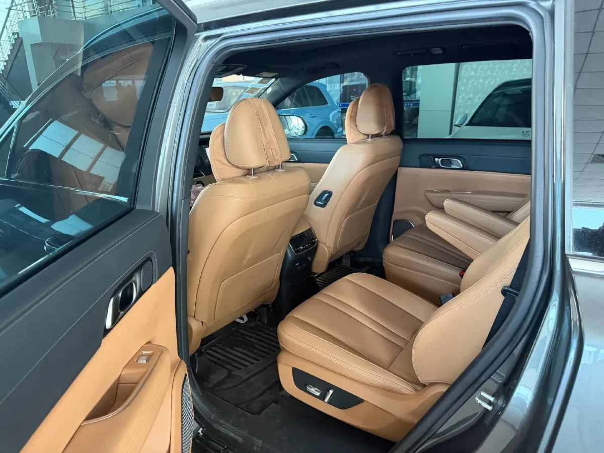 2020 Li ONE Range Extended 131HP REEV 40.5KWH,autocango,china used car exporter,china ev exporter,chinese used car exporter,chinese used ev exporter