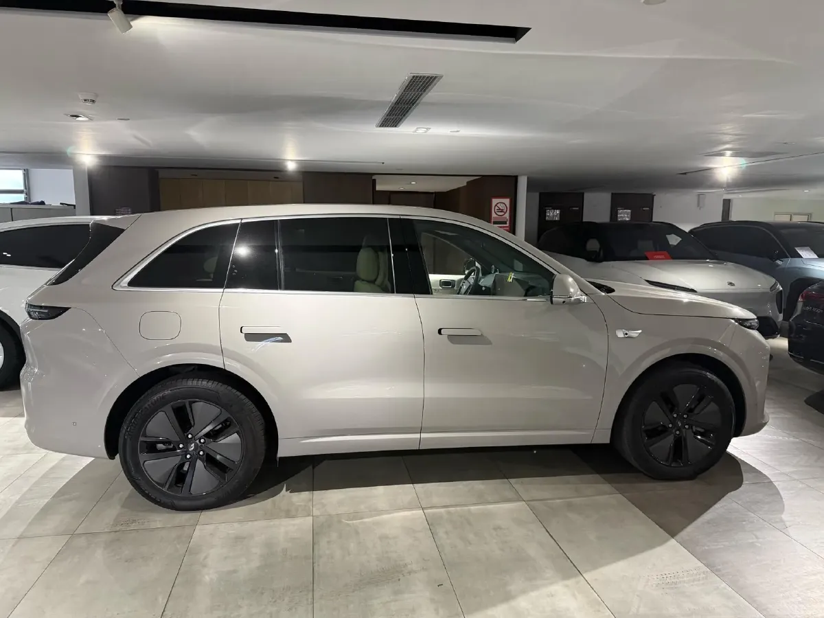 2024 Li L6 Range Extended 154HP L4 REEV 36.8KWH,autocango,china used car exporter,china ev exporter,chinese used car exporter,chinese used ev exporter