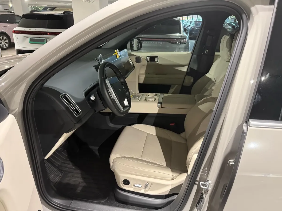 2024 Li L6 Range Extended 154HP L4 REEV 36.8KWH,autocango,china used car exporter,china ev exporter,chinese used car exporter,chinese used ev exporter