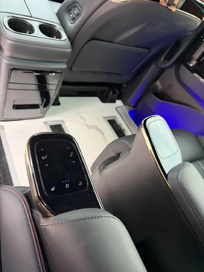 2024 GAC Trumpchi M8 2.0T 190HP L4 E-CVT Hybrid,autocango,china used car exporter,china ev exporter,chinese used car exporter,chinese used ev exporter