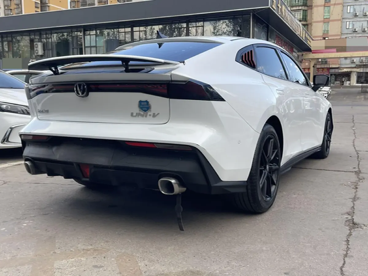 2022 ChangAn UNI-V 1.5T 188HP L4 7DCT,autocango,china used car exporter,china ev exporter,chinese used car exporter,chinese used ev exporter