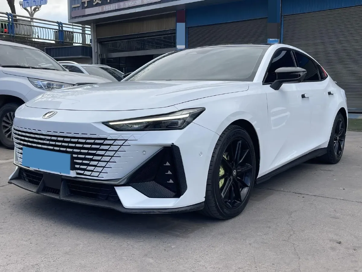 2022 ChangAn UNI-V 1.5T 188HP L4 7DCT,autocango,china used car exporter,china ev exporter,chinese used car exporter,chinese used ev exporter