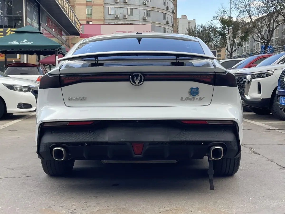 2022 ChangAn UNI-V 1.5T 188HP L4 7DCT,autocango,china used car exporter,china ev exporter,chinese used car exporter,chinese used ev exporter