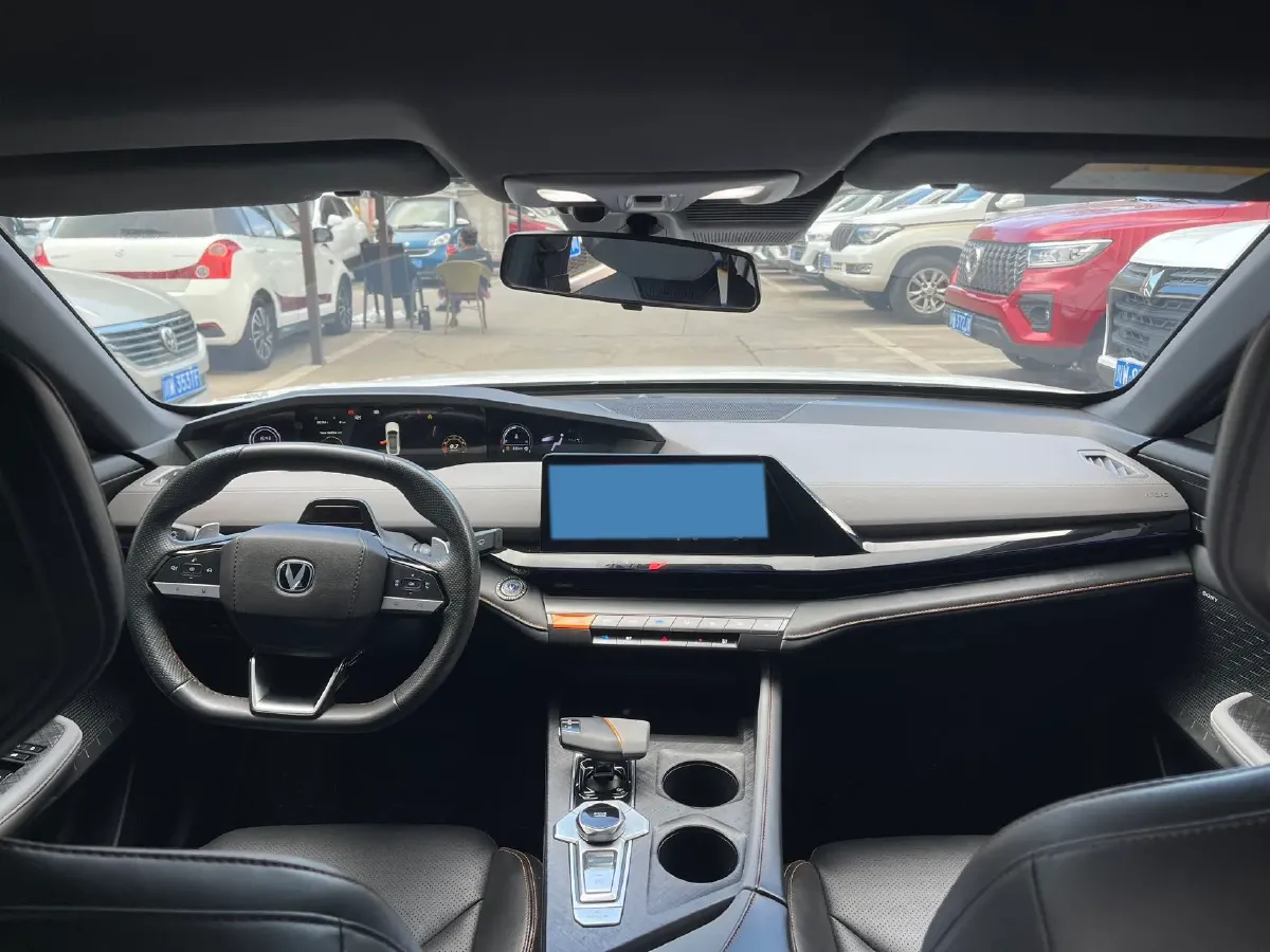 2022 ChangAn UNI-V 1.5T 188HP L4 7DCT,autocango,china used car exporter,china ev exporter,chinese used car exporter,chinese used ev exporter