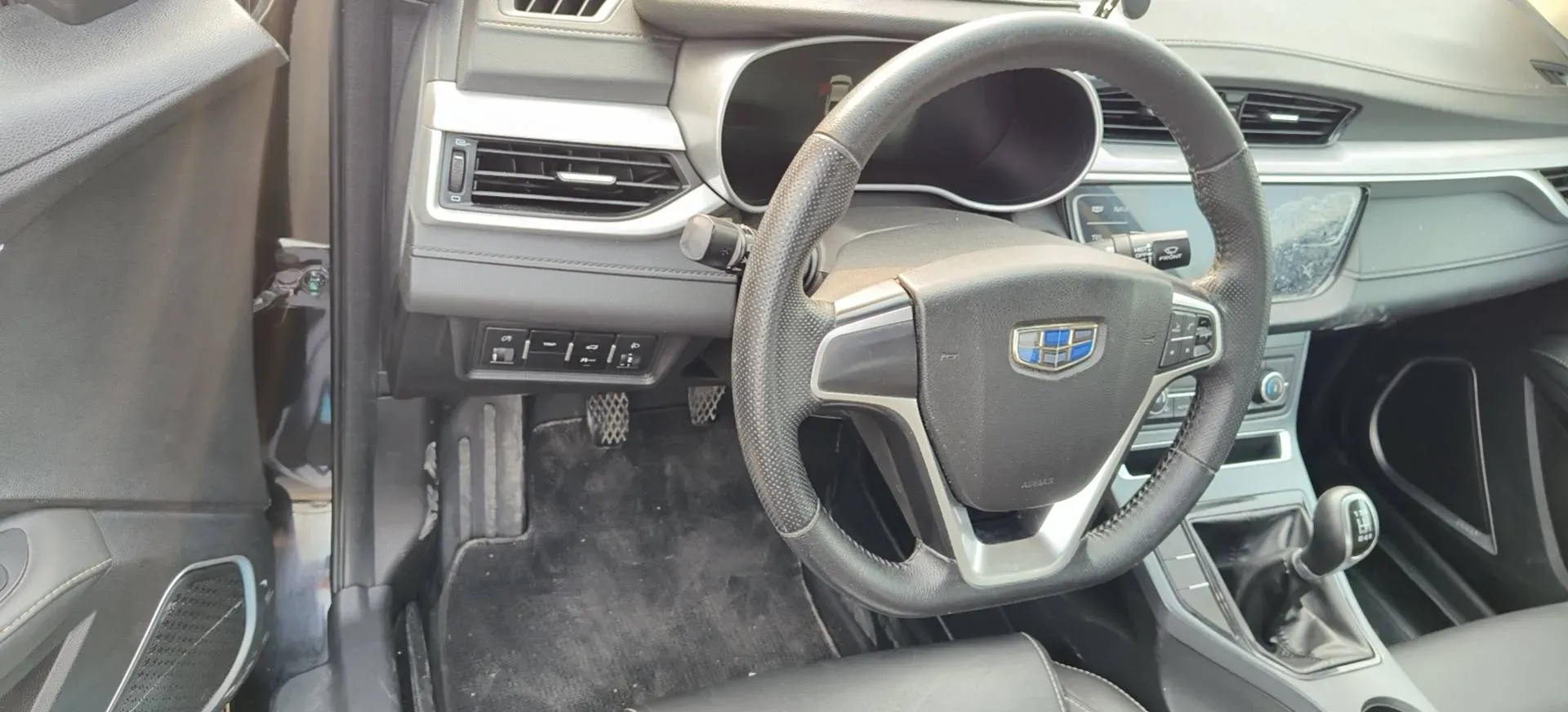 2018 Geely Emgrand 1.5L 109HP L4 5MT,autocango,china used car exporter,china ev exporter,chinese used car exporter,chinese used ev exporter