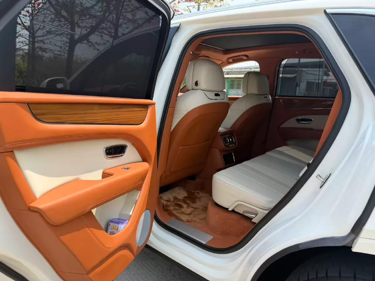 2022 Bentley Bentayga 4.0T 550HP V8 8AT,autocango,china used car exporter,china ev exporter,chinese used car exporter,chinese used ev exporter