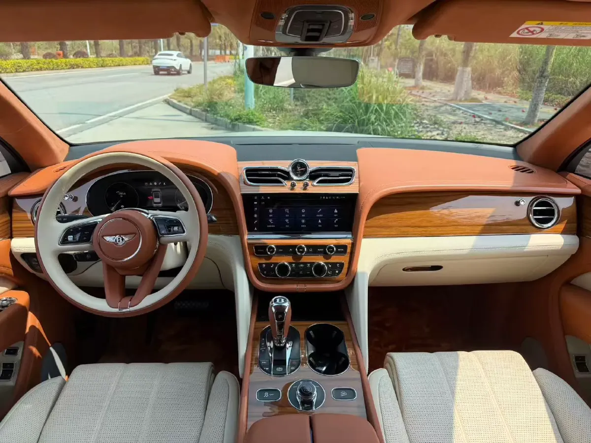 2022 Bentley Bentayga 4.0T 550HP V8 8AT,autocango,china used car exporter,china ev exporter,chinese used car exporter,chinese used ev exporter