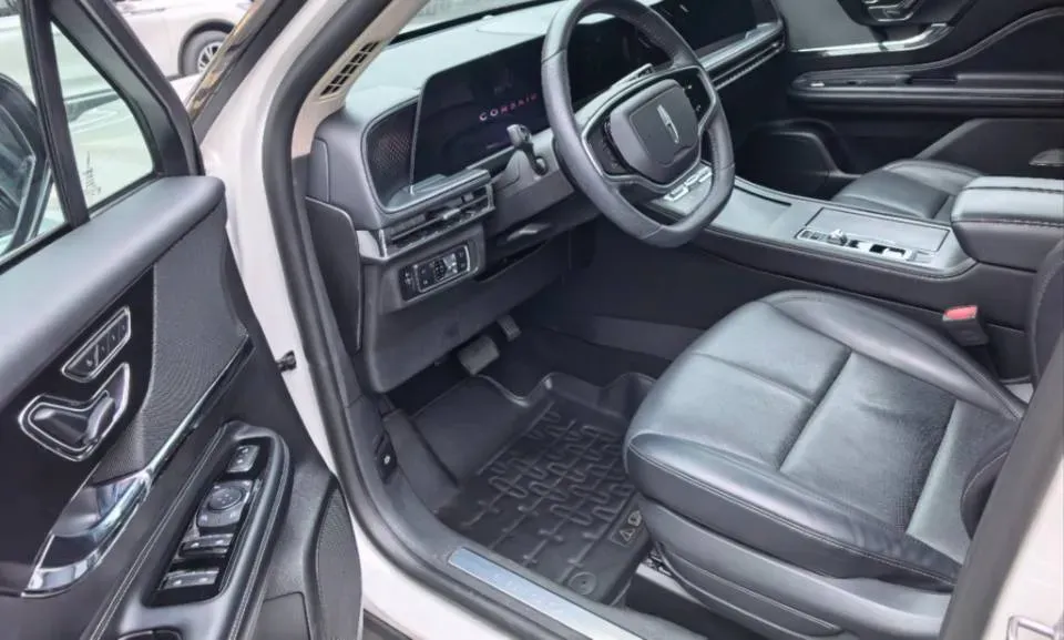 2024 Lincoln Corsair 2.0T 261HP L4 8AT,autocango,china used car exporter,china ev exporter,chinese used car exporter,chinese used ev exporter