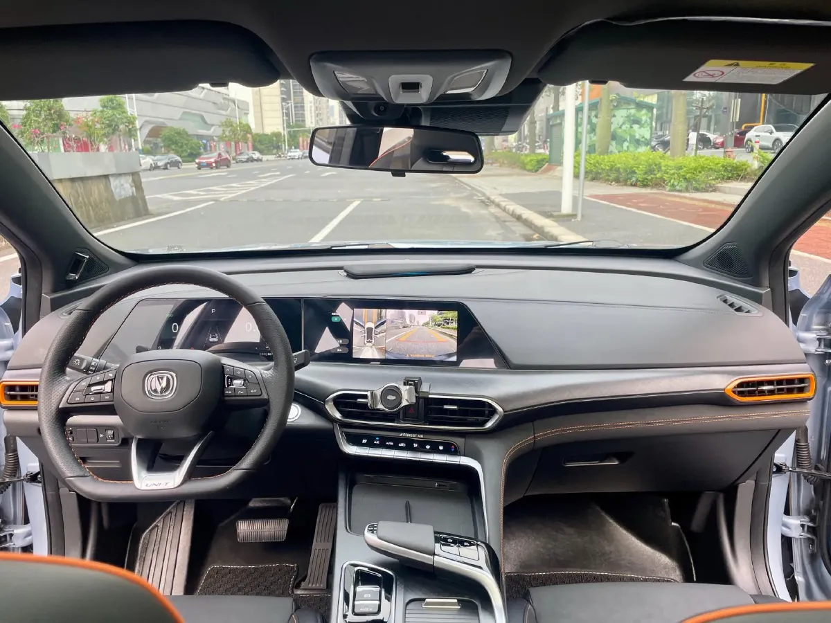 2022 ChangAn UNI-T 1.5T 188HP L4 7DCT,autocango,china used car exporter,china ev exporter,chinese used car exporter,chinese used ev exporter