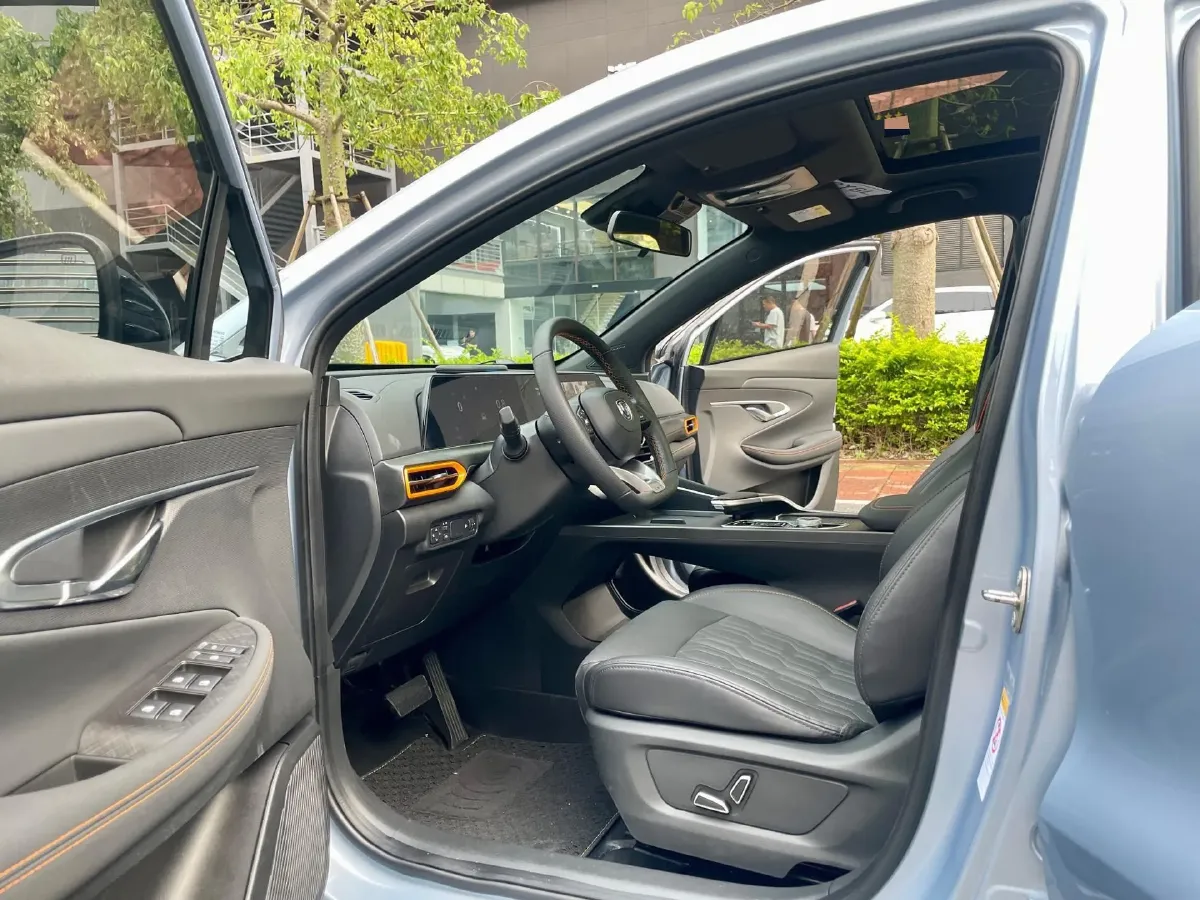 2022 ChangAn UNI-T 1.5T 188HP L4 7DCT,autocango,china used car exporter,china ev exporter,chinese used car exporter,chinese used ev exporter