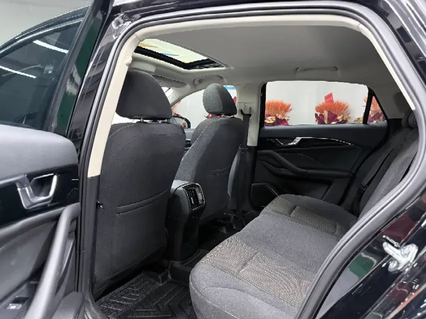 2022 Bestune B70 1.5T 169HP L4 7DCT,autocango,china used car exporter,china ev exporter,chinese used car exporter,chinese used ev exporter