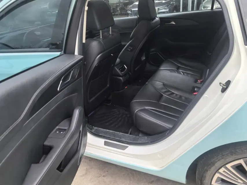 2022 HongQi H5 1.8T 197HP L4 6AT,autocango,china used car exporter,china ev exporter,chinese used car exporter,chinese used ev exporter