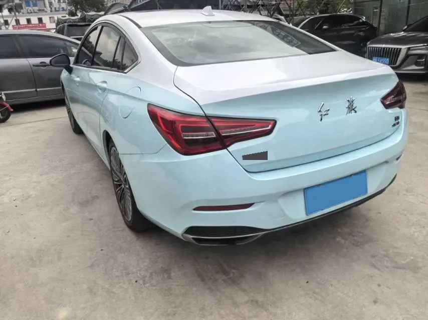 2022 HongQi H5 1.8T 197HP L4 6AT,autocango,china used car exporter,china ev exporter,chinese used car exporter,chinese used ev exporter