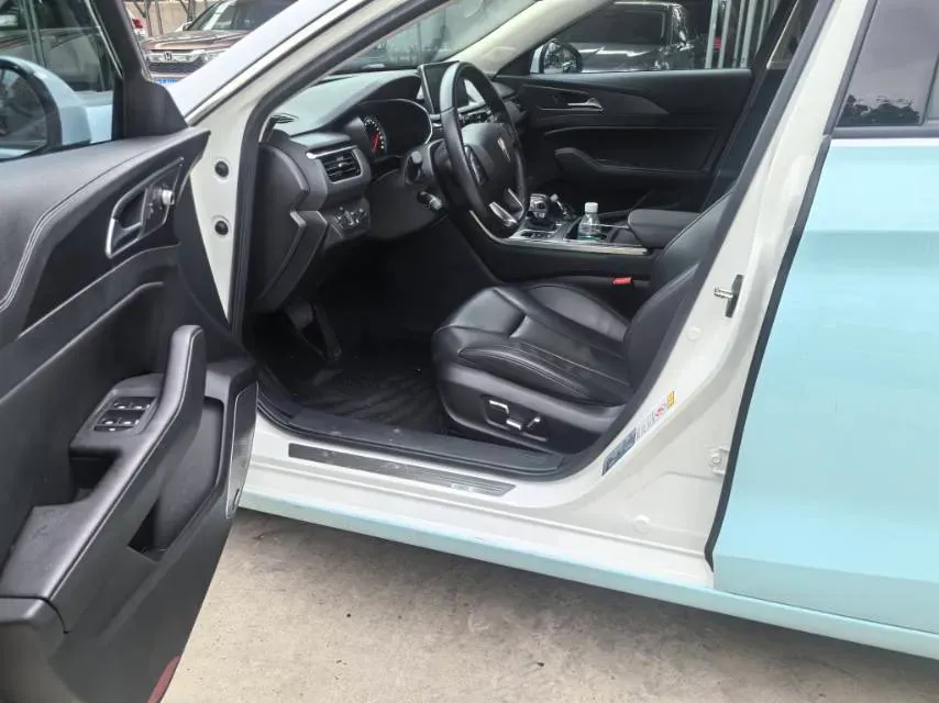 2022 HongQi H5 1.8T 197HP L4 6AT,autocango,china used car exporter,china ev exporter,chinese used car exporter,chinese used ev exporter