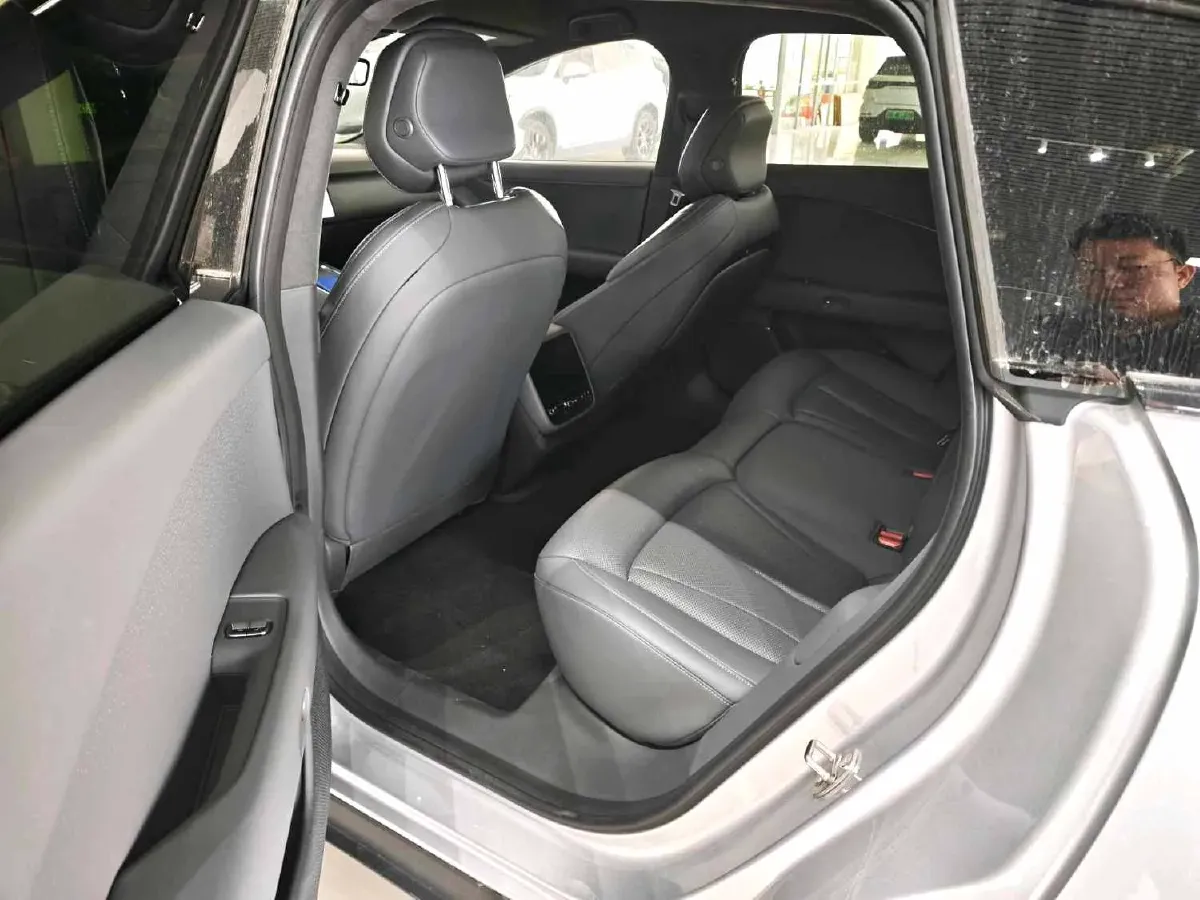 2024 Xpeng P7+ BEV 60.7KWH,autocango,china used car exporter,china ev exporter,chinese used car exporter,chinese used ev exporter