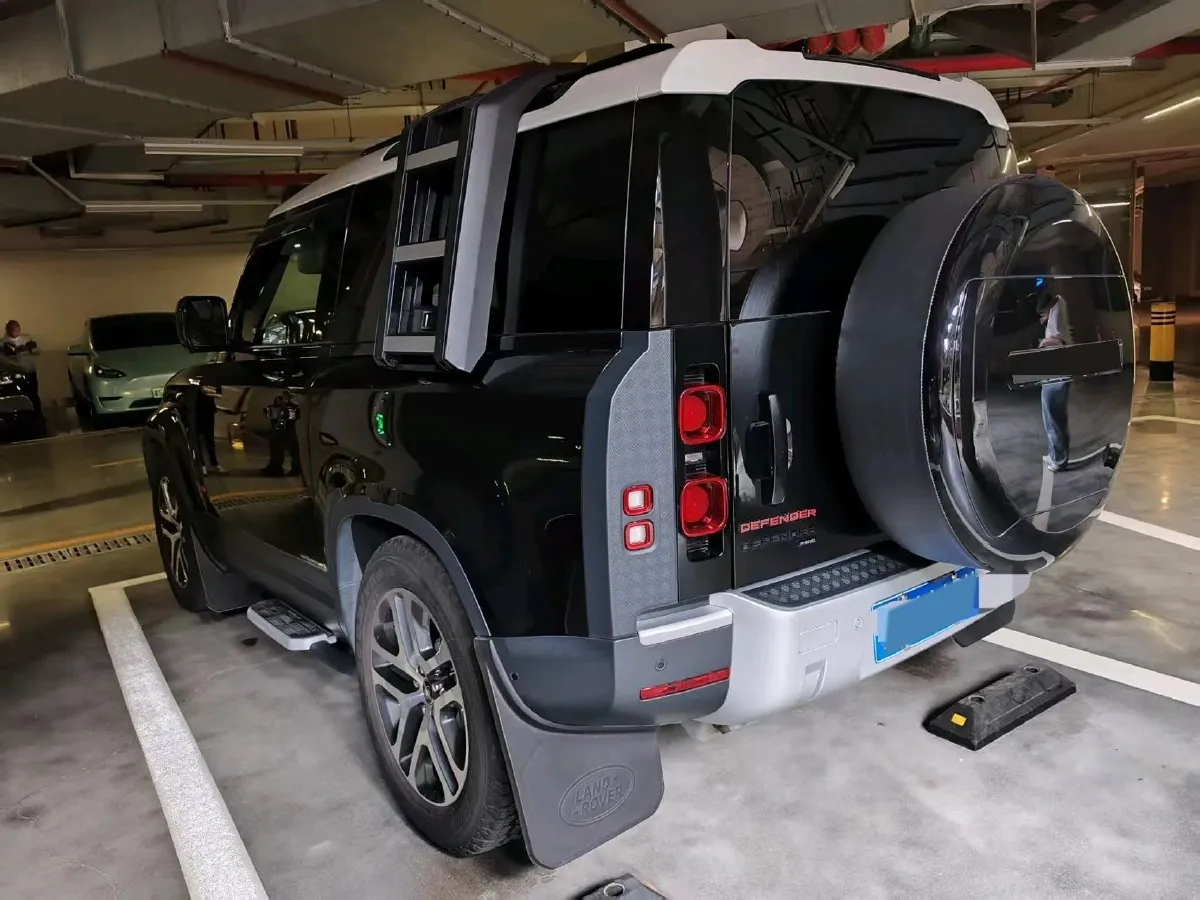 2023 Land Rover Defender 3.0T 400HP L6 8AT,autocango,china used car exporter,china ev exporter,chinese used car exporter,chinese used ev exporter