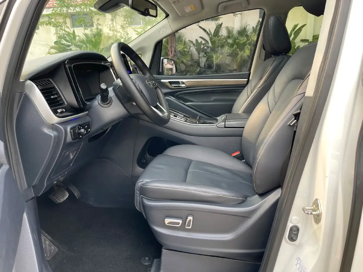 2021 GAC Trumpchi M8 2.0T 252HP L4 8AT,autocango,china used car exporter,china ev exporter,chinese used car exporter,chinese used ev exporter