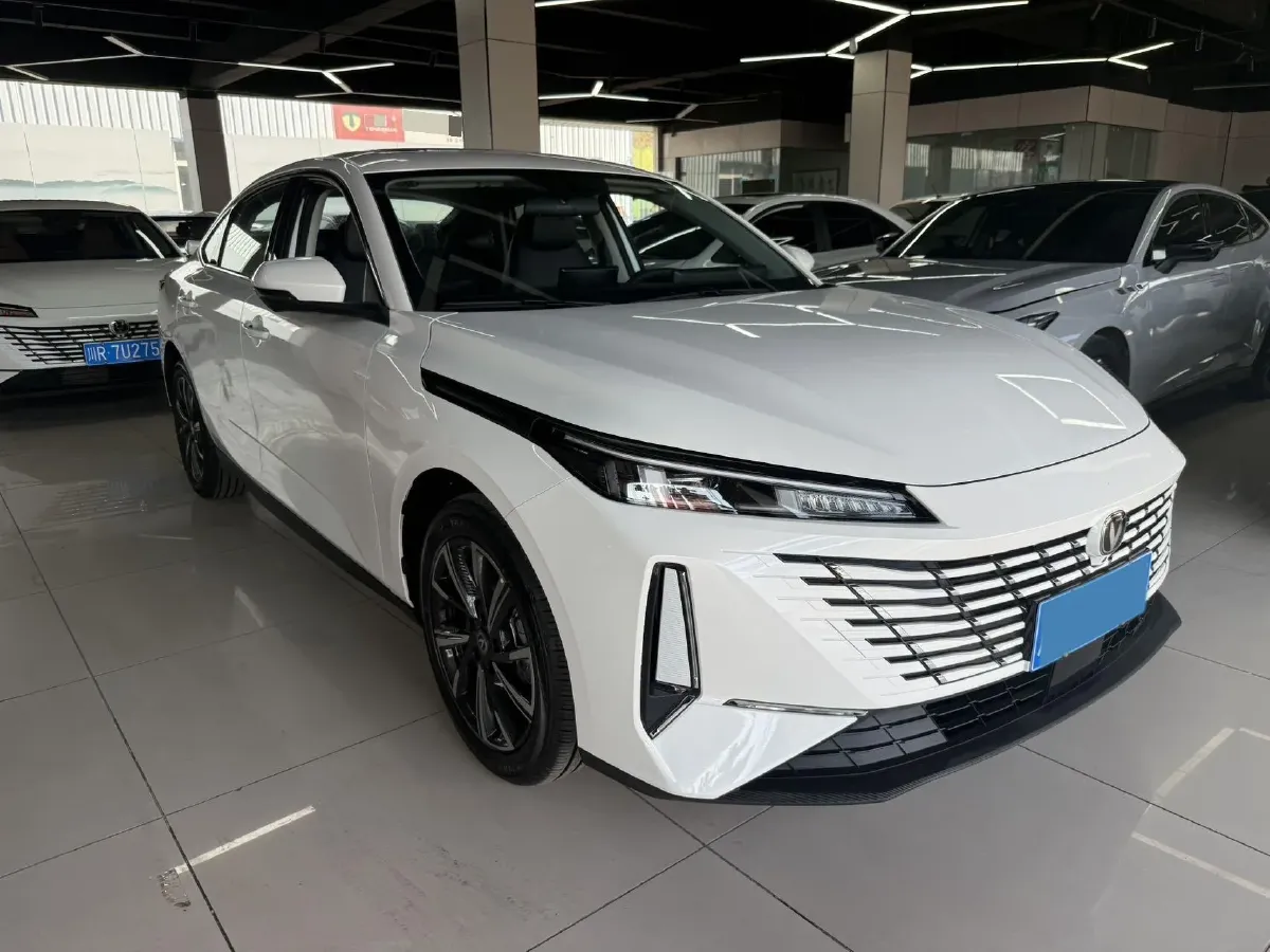 2025 ChangAn Eado 1.5T 192HP L4 7DCT,autocango,china used car exporter,china ev exporter,chinese used car exporter,chinese used ev exporter