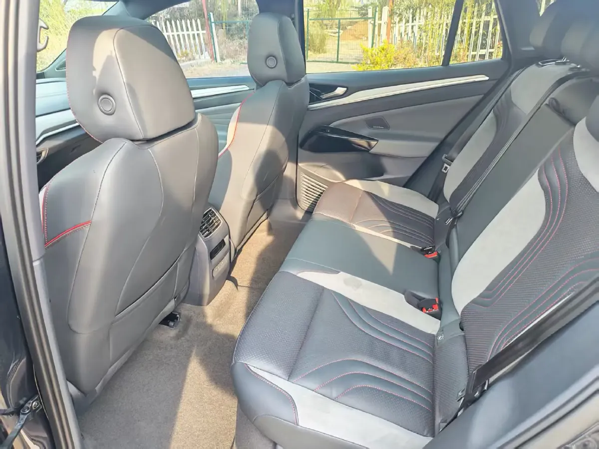 2022 Volkswagen ID.4 Crozz BEV 84.8KWH,autocango,china used car exporter,china ev exporter,chinese used car exporter,chinese used ev exporter