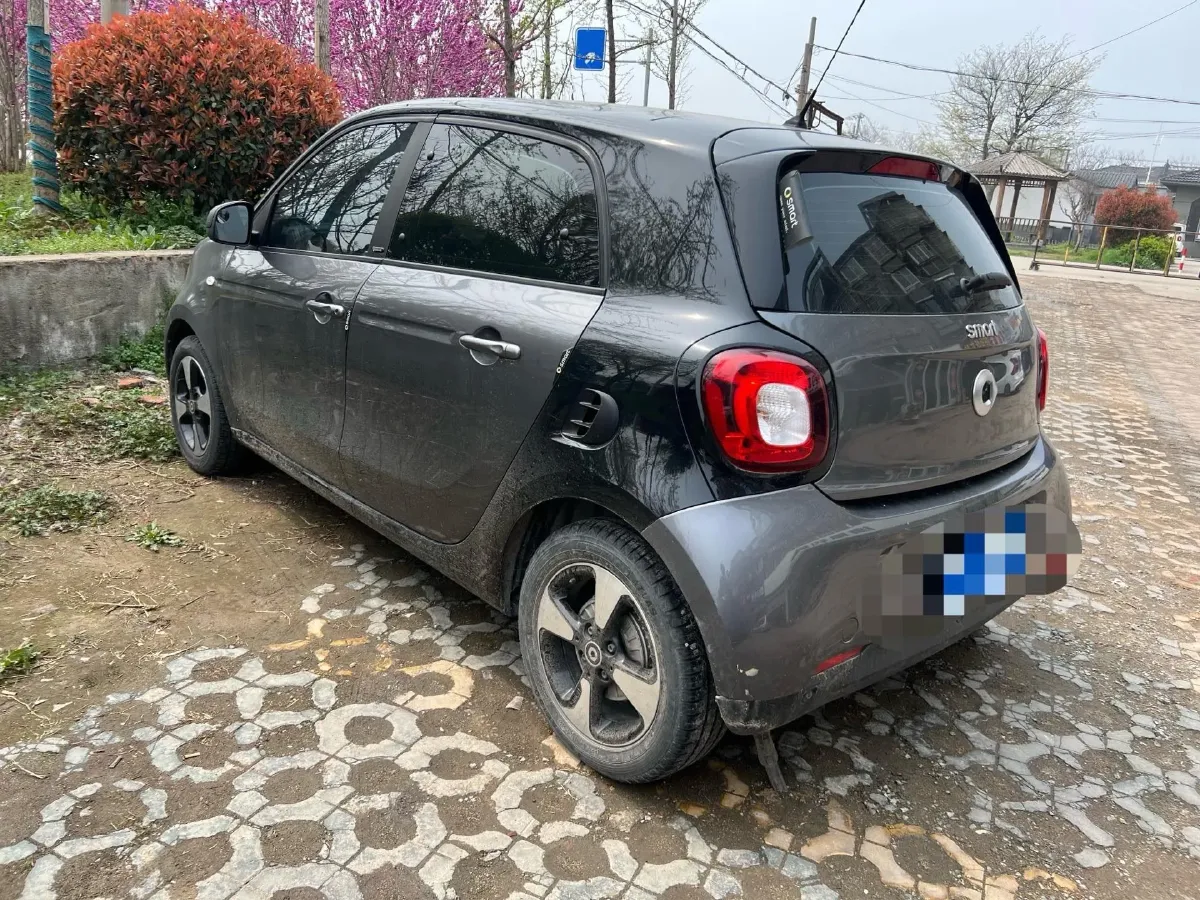 2016 Smart smart forfour 1.0L 71HP L3 6DCT,autocango,china used car exporter,china ev exporter,chinese used car exporter,chinese used ev exporter