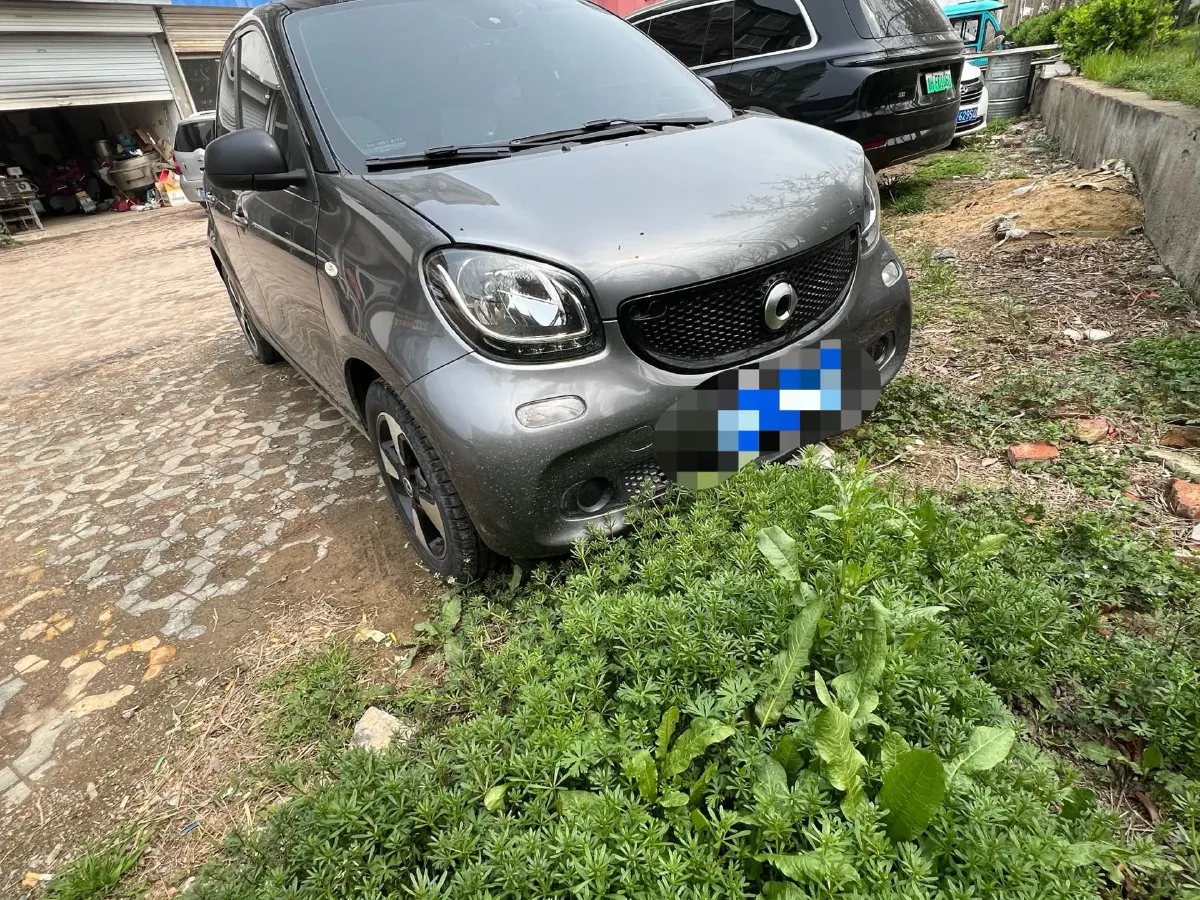 2016 Smart smart forfour 1.0L 71HP L3 6DCT,autocango,china used car exporter,china ev exporter,chinese used car exporter,chinese used ev exporter