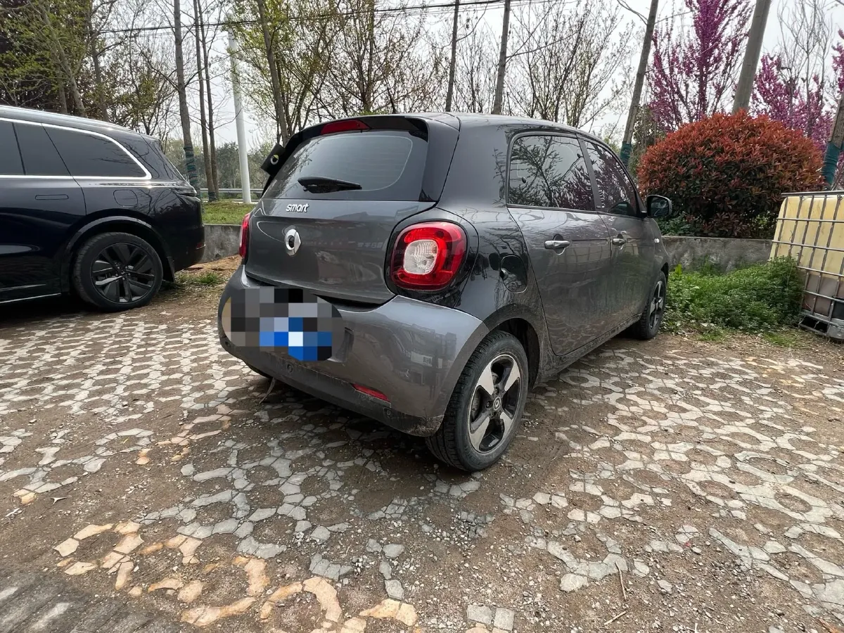 2016 Smart smart forfour 1.0L 71HP L3 6DCT,autocango,china used car exporter,china ev exporter,chinese used car exporter,chinese used ev exporter