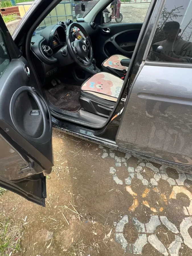 2016 Smart smart forfour 1.0L 71HP L3 6DCT,autocango,china used car exporter,china ev exporter,chinese used car exporter,chinese used ev exporter