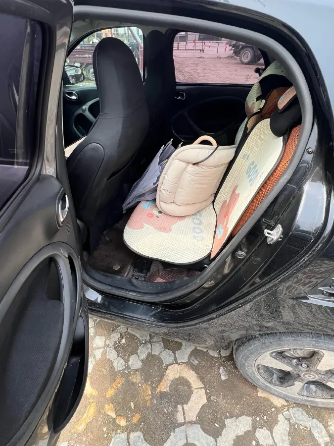 2016 Smart smart forfour 1.0L 71HP L3 6DCT,autocango,china used car exporter,china ev exporter,chinese used car exporter,chinese used ev exporter