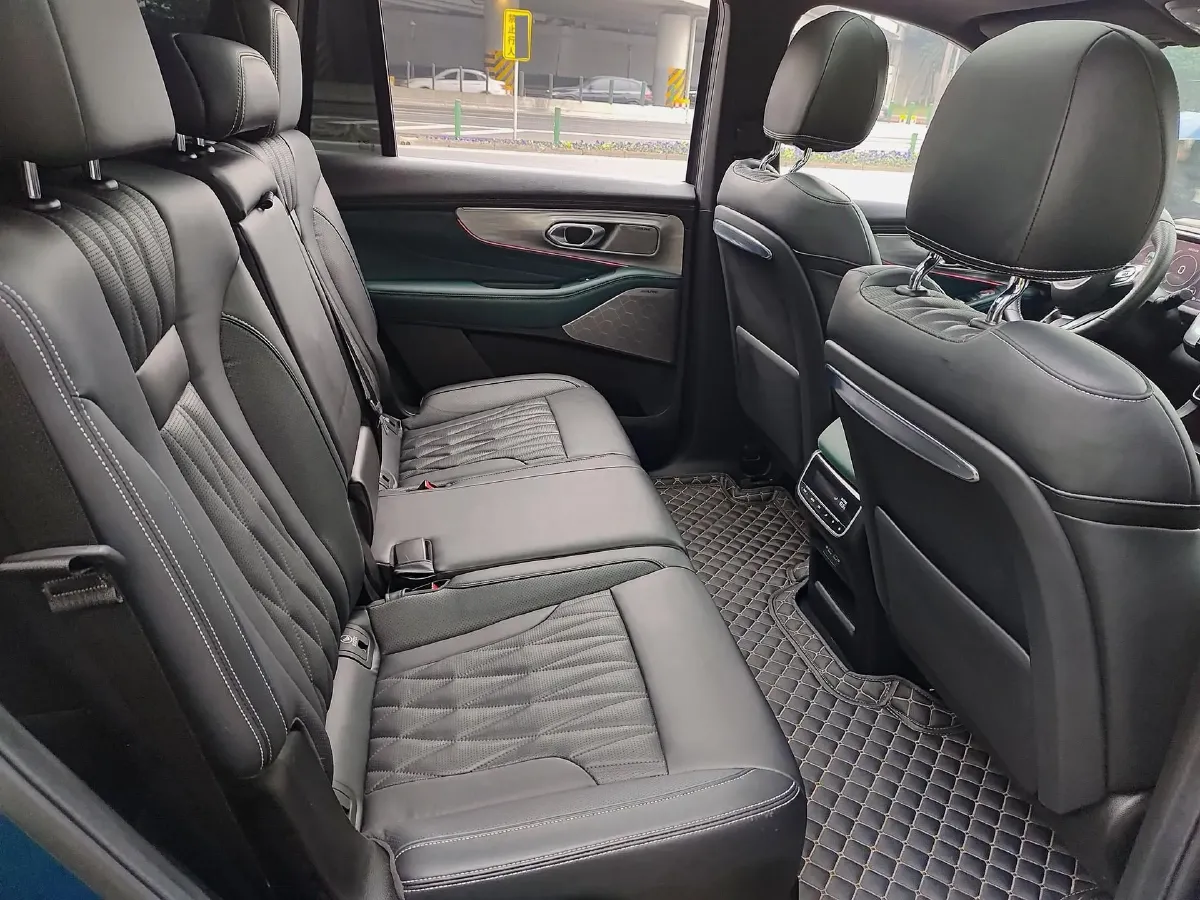 2022 GAC Trumpchi GS8 2.0T 252HP L4 8AT,autocango,china used car exporter,china ev exporter,chinese used car exporter,chinese used ev exporter