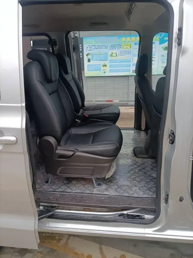 2019 WuLing HongGuang V 1.5L 99HP L4 6MT,autocango,china used car exporter,china ev exporter,chinese used car exporter,chinese used ev exporter