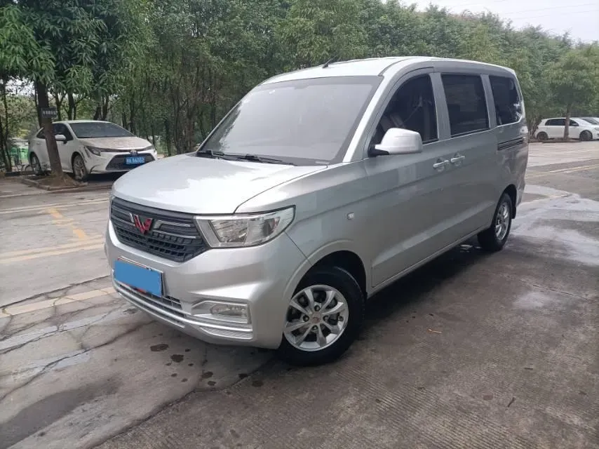 2019 WuLing HongGuang V 1.5L 99HP L4 6MT,autocango,china used car exporter,china ev exporter,chinese used car exporter,chinese used ev exporter