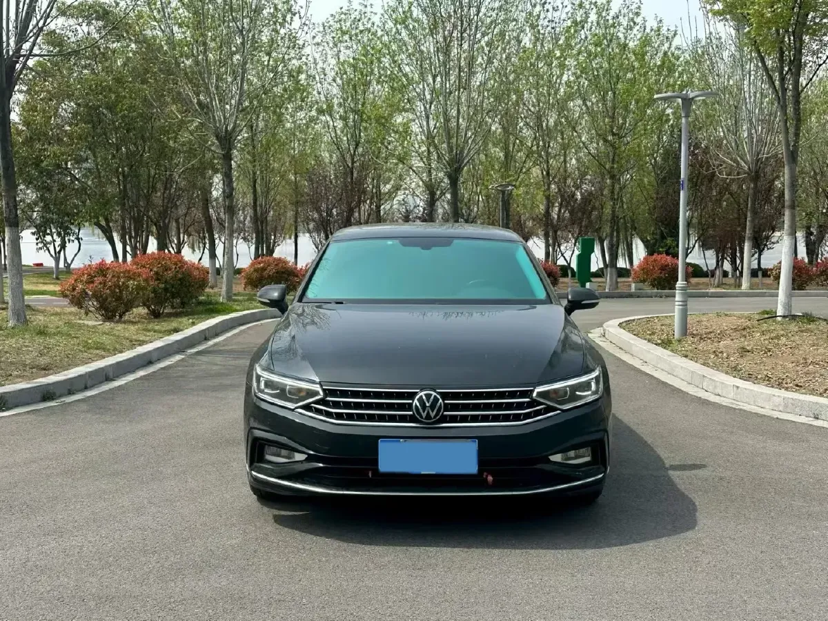 2023 Volkswagen Magotan 2.0T 186HP L4 7DCT,autocango,china used car exporter,china ev exporter,chinese used car exporter,chinese used ev exporter