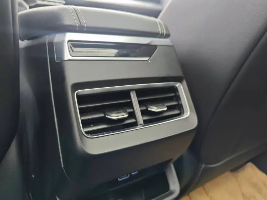 2023 Geely Preface 2.0T 190HP L4 7DCT,autocango,china used car exporter,china ev exporter,chinese used car exporter,chinese used ev exporter