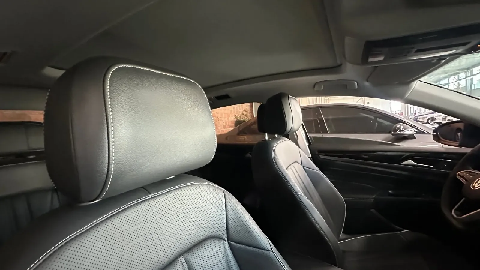 2023 Volkswagen Passat 2.0T 220HP L4 7DCT,autocango,china used car exporter,china ev exporter,chinese used car exporter,chinese used ev exporter