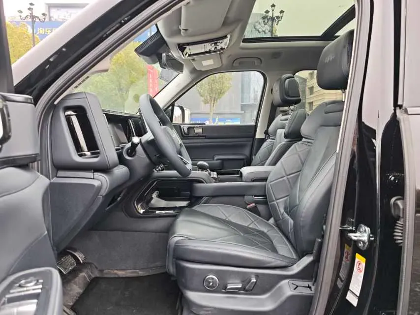 2023 FangChengBao Bao 5 1.5T 194HP L4 E-CVT PHEV 31.8KWH,autocango,china used car exporter,china ev exporter,chinese used car exporter,chinese used ev exporter