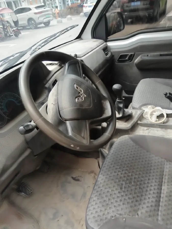 2022 WuLing RongGuang New Truck 1.8L 125HP L4 5MT,autocango,china used car exporter,china ev exporter,chinese used car exporter,chinese used ev exporter