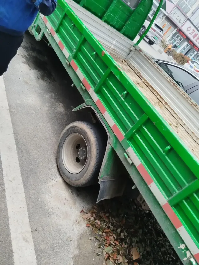 2022 WuLing RongGuang New Truck 1.8L 125HP L4 5MT,autocango,china used car exporter,china ev exporter,chinese used car exporter,chinese used ev exporter