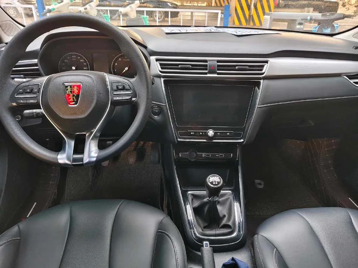 2020 Roewe i5 1.5L 120HP L4 5MT,autocango,china used car exporter,china ev exporter,chinese used car exporter,chinese used ev exporter