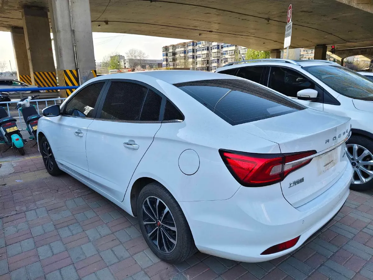 2020 Roewe i5 1.5L 120HP L4 5MT,autocango,china used car exporter,china ev exporter,chinese used car exporter,chinese used ev exporter