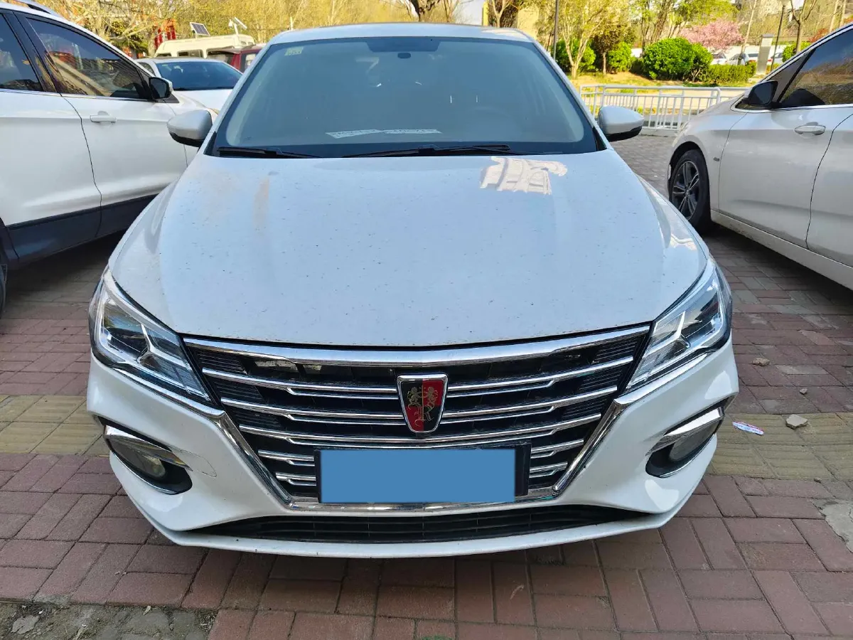 2020 Roewe i5 1.5L 120HP L4 5MT,autocango,china used car exporter,china ev exporter,chinese used car exporter,chinese used ev exporter
